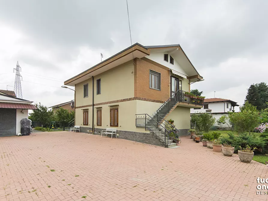Casa bifamiliare in vendita in Via Settimo 78 a Leini