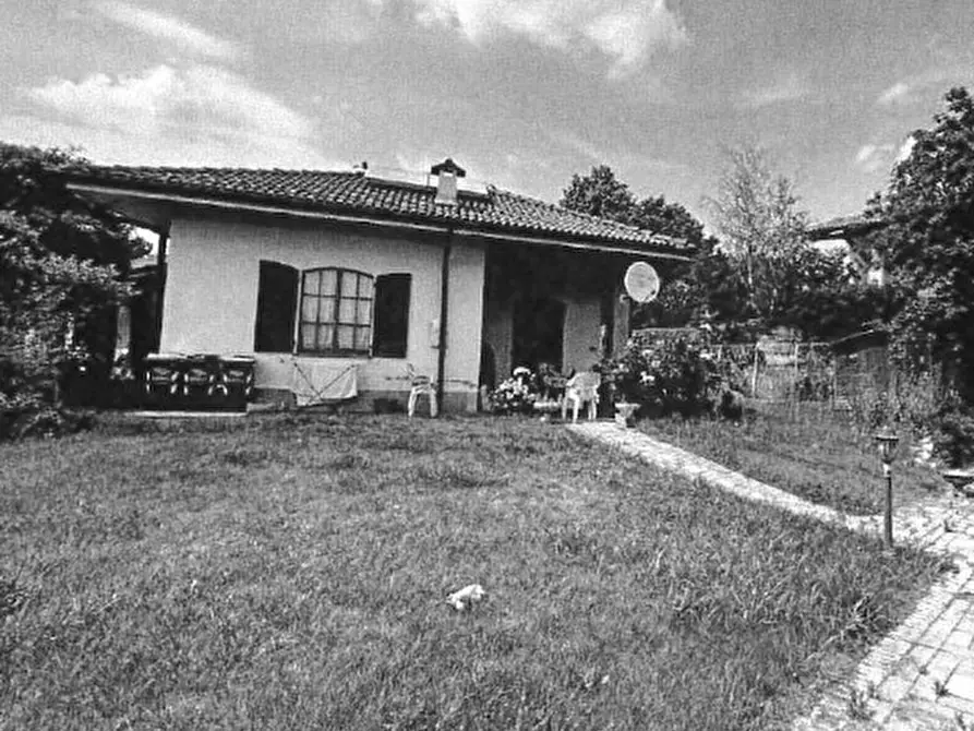 Villa in vendita in Strada Vicinale Costa di Vho 10 a Tortona