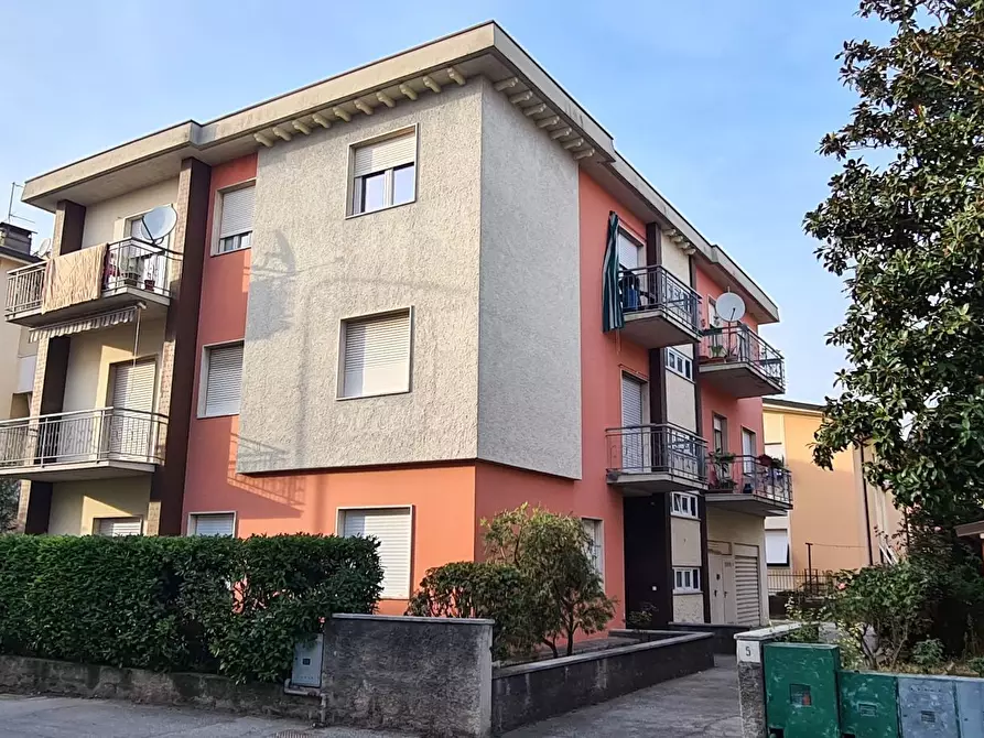 Casa indipendente in vendita in Via Madonnina a Borgosatollo