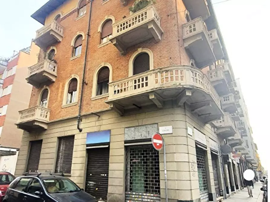 Locale commerciale in vendita in Via Fréjus 98 a Torino
