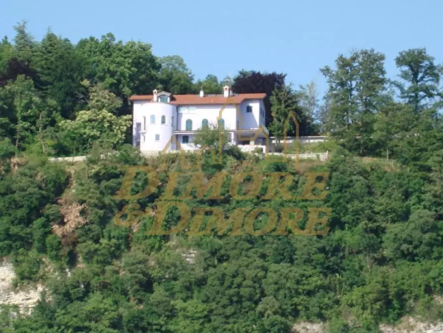 Villa in vendita in Via Santa Caterina 32 a Leggiuno