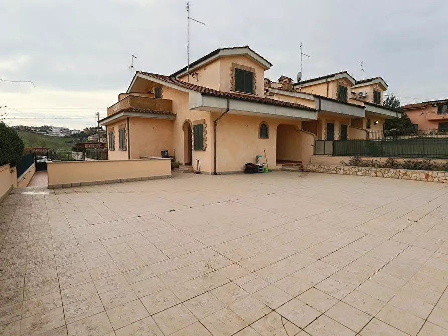 Terratetto in vendita in Via Rocca Canterano 5 a Guidonia Montecelio