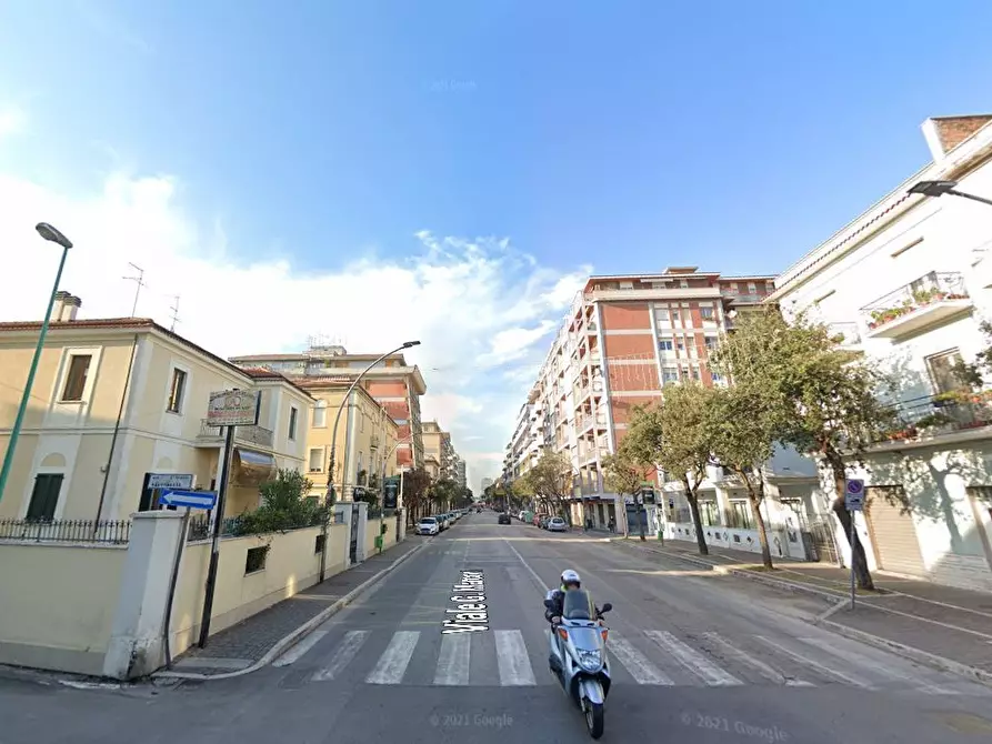 Immagine 1 di Locale commerciale in vendita  a Pescara
