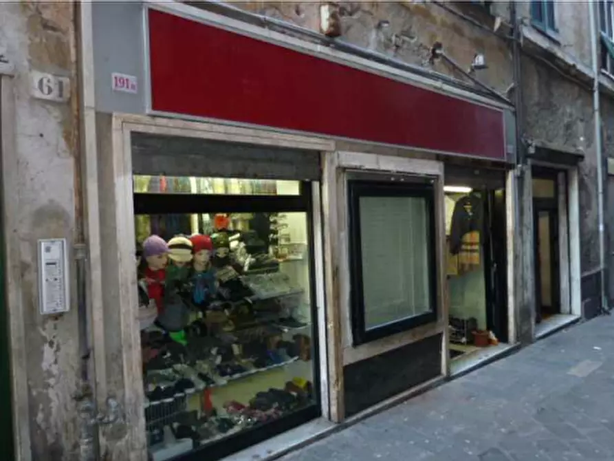 Locale commerciale in vendita in Via di Prè 189 a Genova