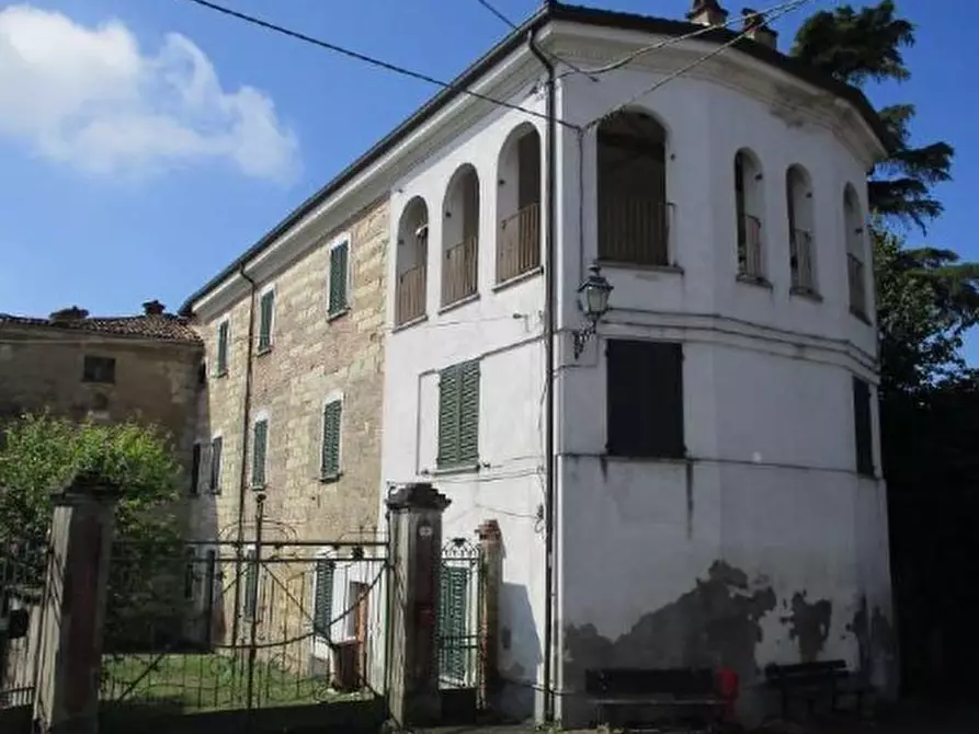 Casa indipendente in vendita in Via Musolengo Torre Calderai 11 a Tortona