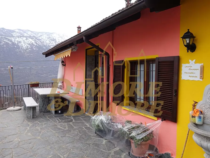 Casa bifamiliare in vendita in Via Crebbia a Casale Corte Cerro