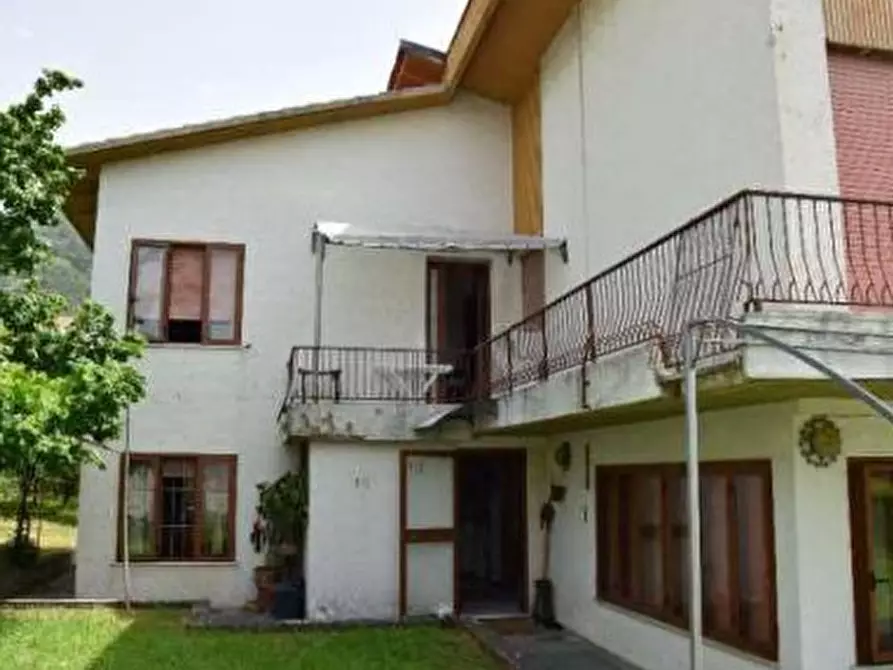 Villa in vendita in Via Giuseppe Galliano 25 a Massa