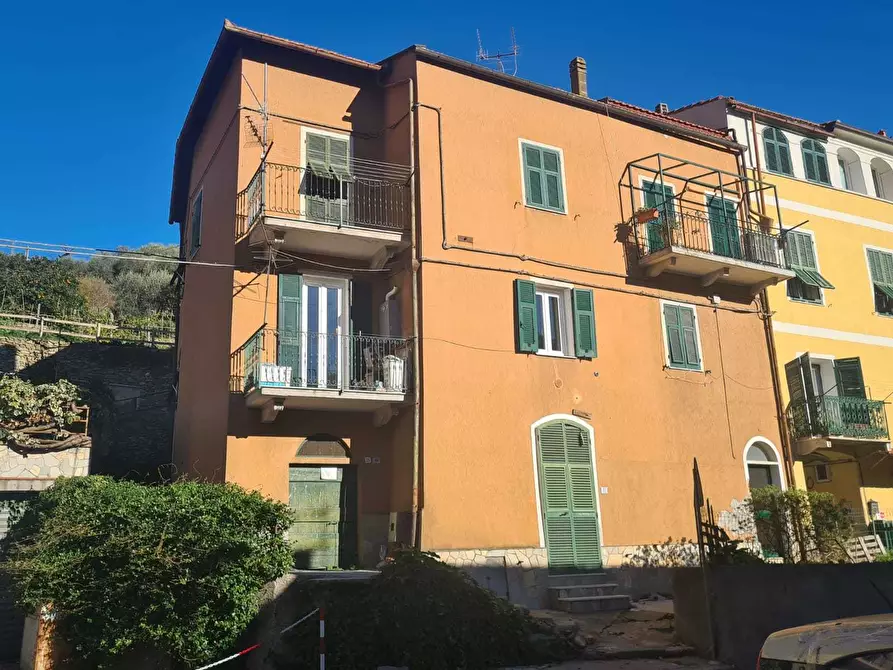 Casa indipendente in vendita in Via Roma 73 a Calice Ligure