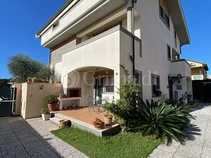 Casa bifamiliare in vendita in Via Penelope 13B a Anzio