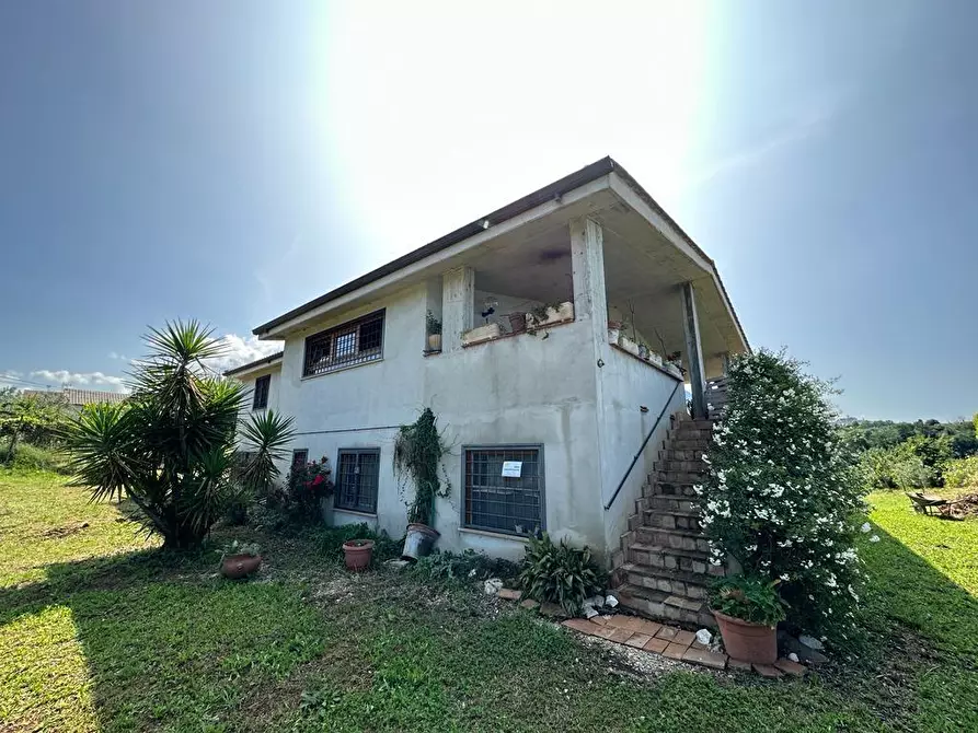 Villa in vendita in strada provinciale Ponte delle Tavole 80 a Palombara Sabina