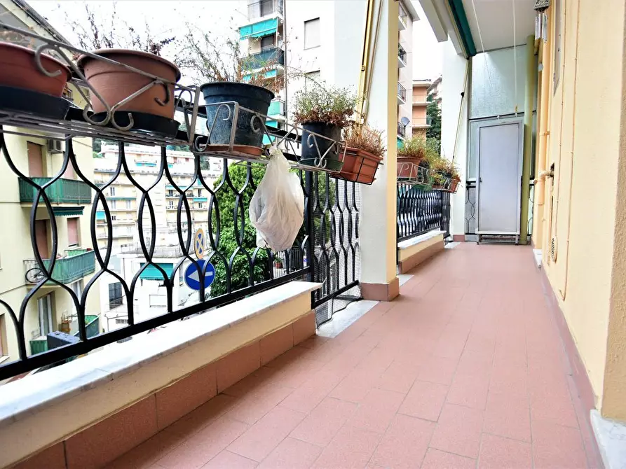 Appartamento in vendita in Via Capri a Genova