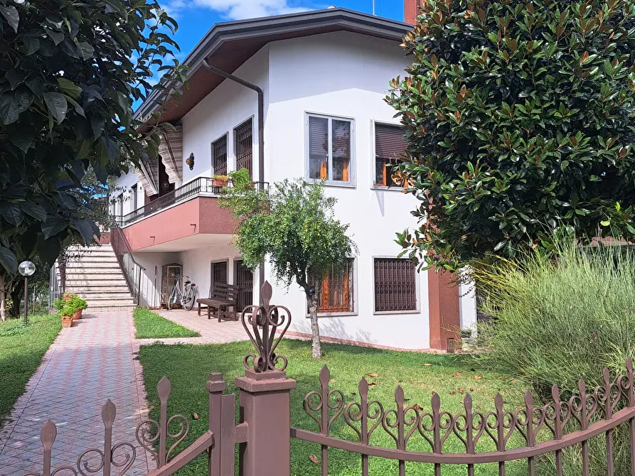 Villa in vendita in Via Augusto Ugolini 9B a Padova