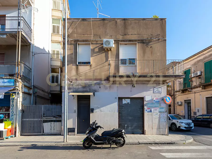 Casa indipendente in vendita in Via Caduti del Lavoro 136 a Catania