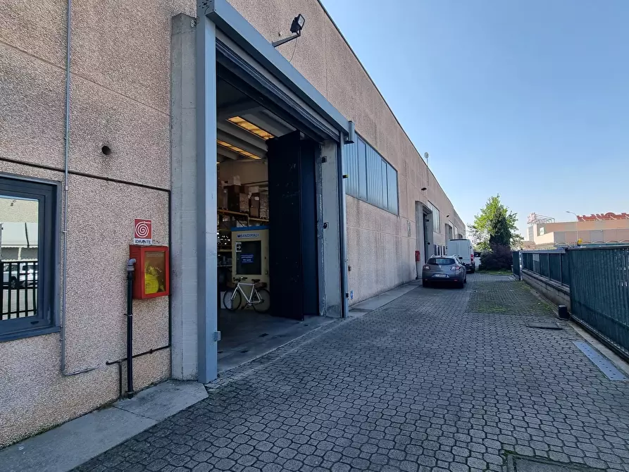 Capannone industriale in vendita in Via Liguria 6/8 a Cornegliano Laudense