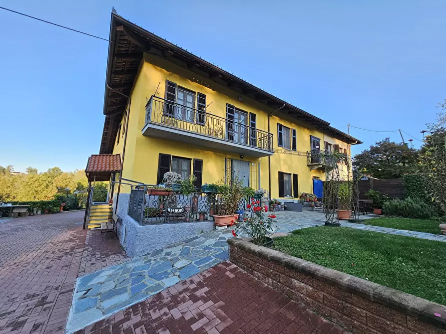 Casa bifamiliare in vendita in Strada Nicoline 10 a Maretto