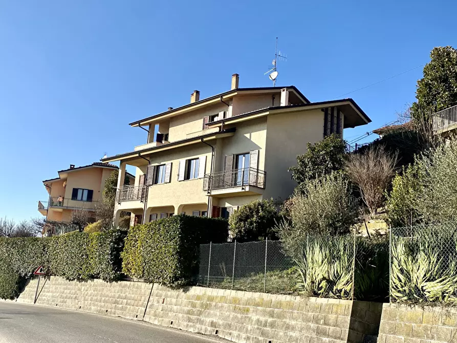 Villa in vendita in Via Sotto Gli Orti 3 a Montelupo Albese