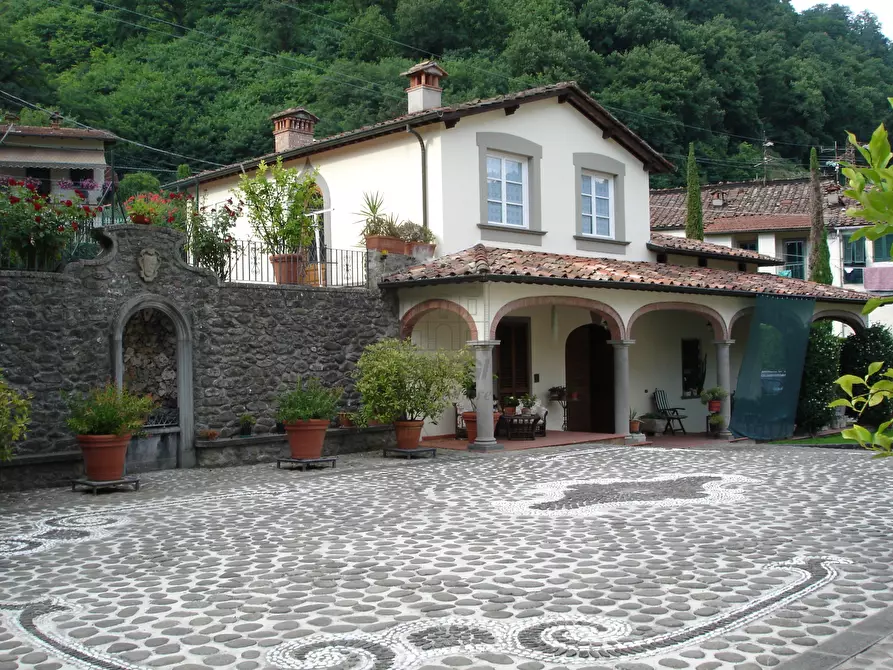 Villa in vendita in Viale Umberto I' a Lucca
