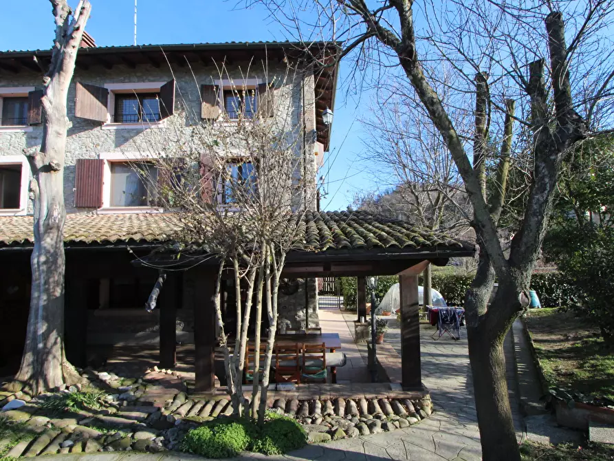 Porzione di casa in vendita in Via Sant'Andrea a Valsamoggia