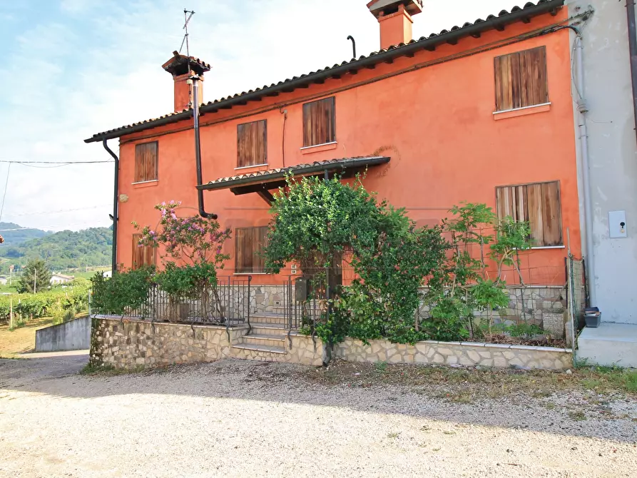 Porzione di casa in vendita in via Monte grappa 109 a Montebello Vicentino