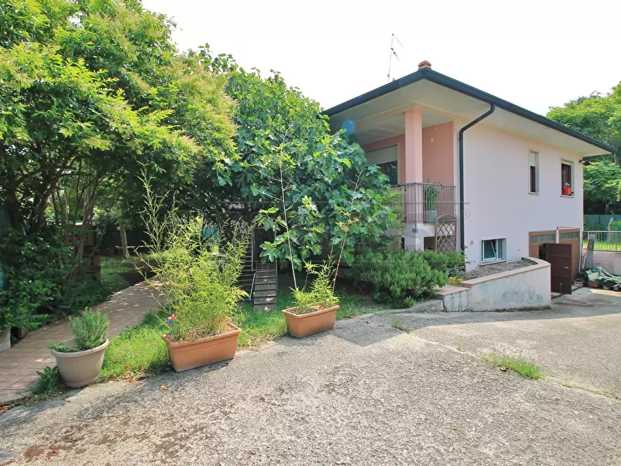 Casa indipendente in vendita in Via Garibaldi 17 a Montebello Vicentino