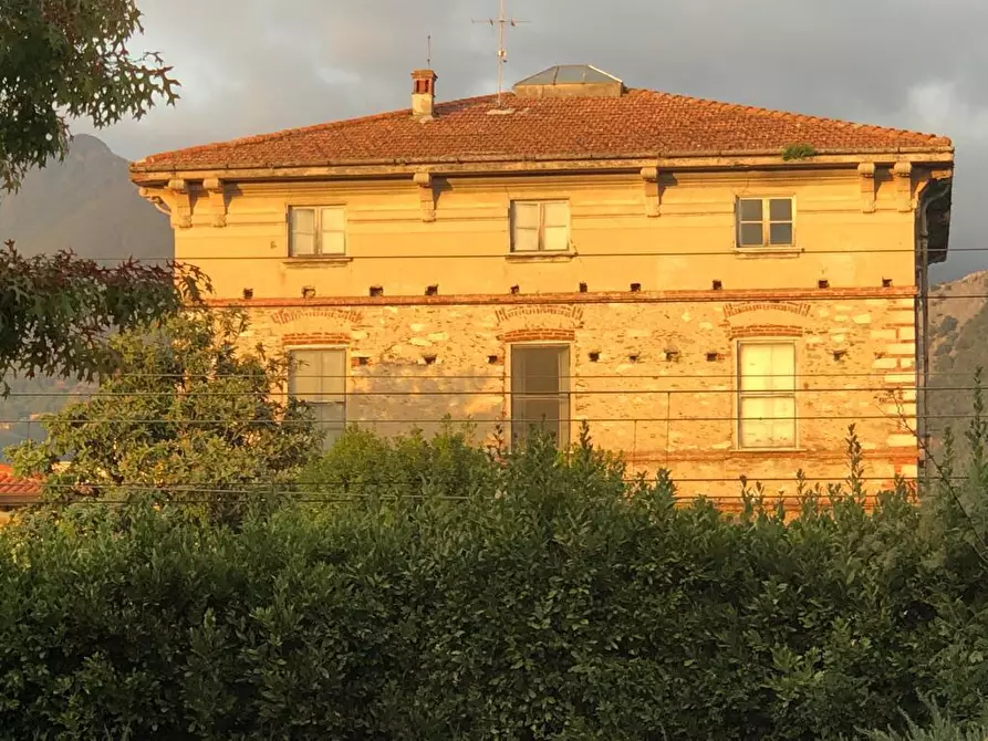 Villa in vendita in Via Madonnina dei Pagliai 102 a Seravezza
