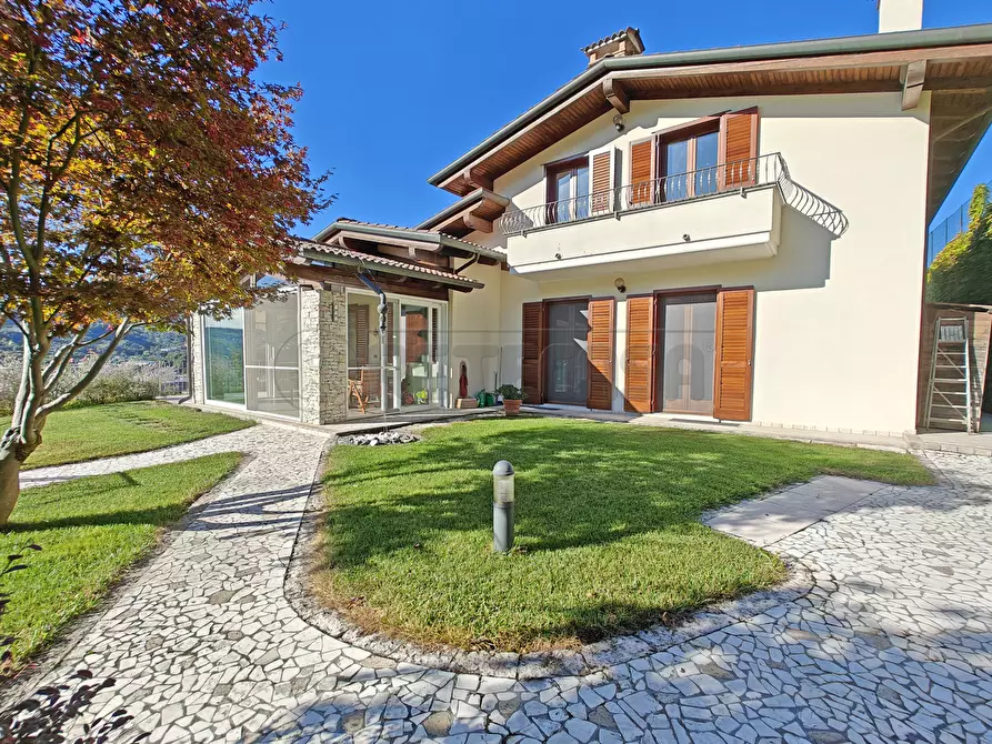 Villa in vendita in Via Monte Grappa 31 a Cornedo Vicentino