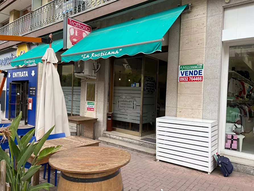 Bar / Ristorante in vendita in VIALE MEDAGLIE D'ORO a Modica