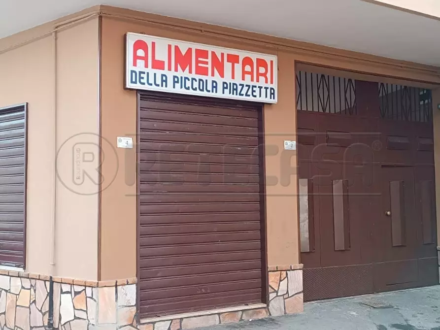 Locale commerciale in affitto in Via Tevere 2 a Marcianise