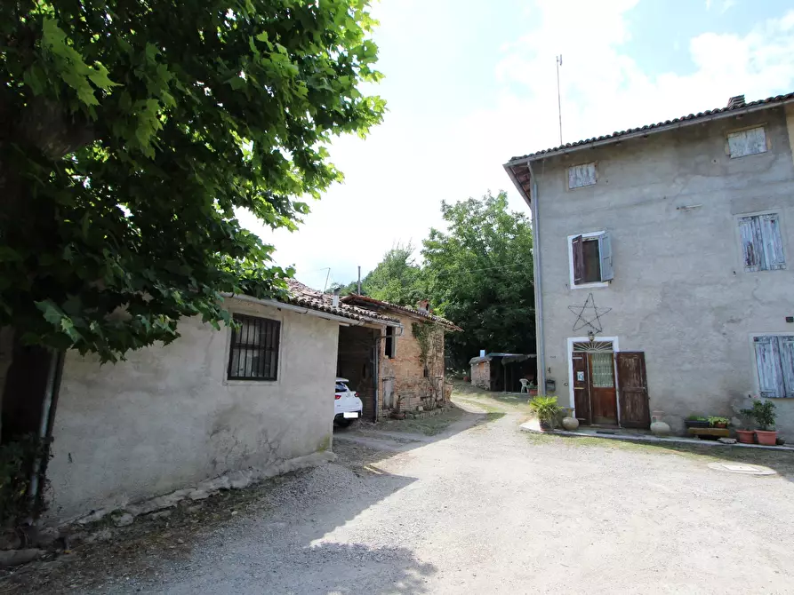 Porzione di casa in vendita in Via Sant'Apollinare a Valsamoggia