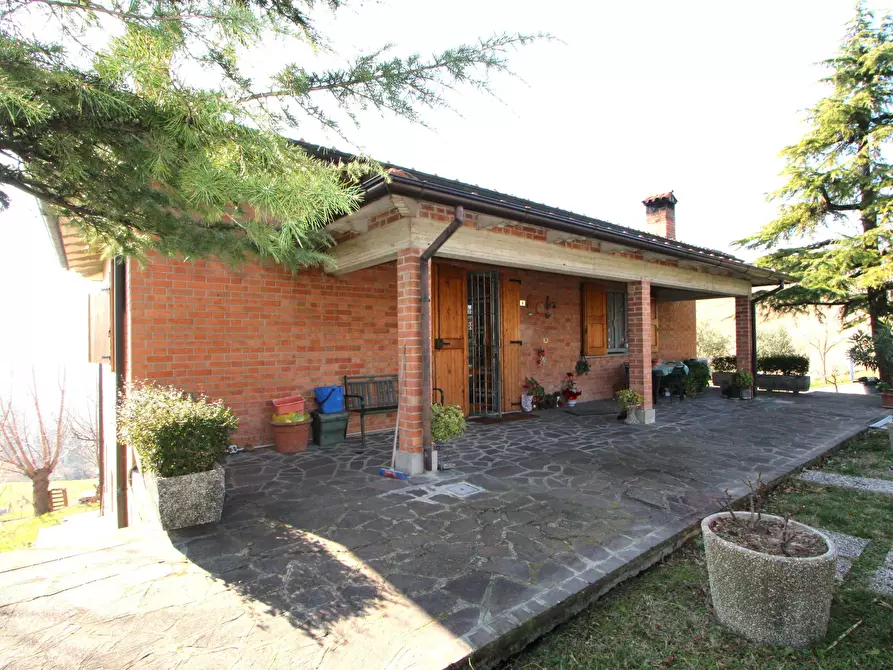 Villa in vendita in Via Volta a Valsamoggia