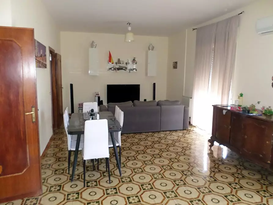 Appartamento in vendita in Via Emerico Luna a Palermo
