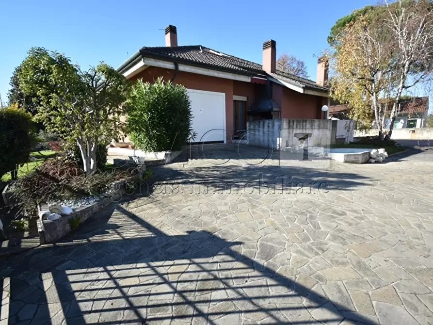 Casa bifamiliare in vendita in Via Italia Unita 1 a Torri Di Quartesolo