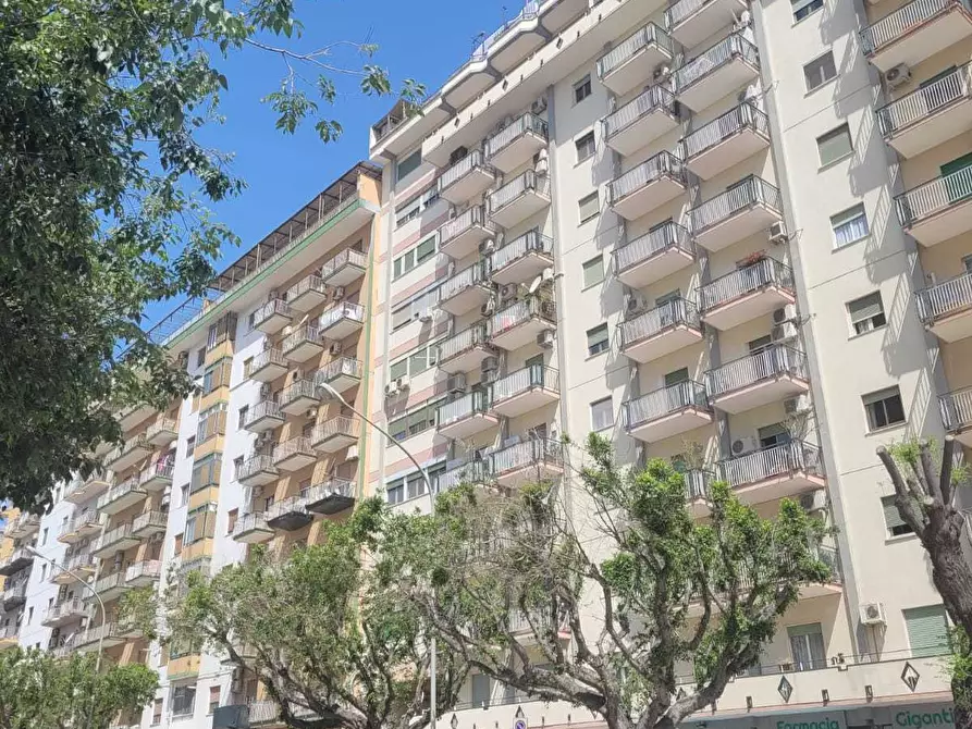 Appartamento in vendita in Via Ammiraglio Rizzo a Palermo