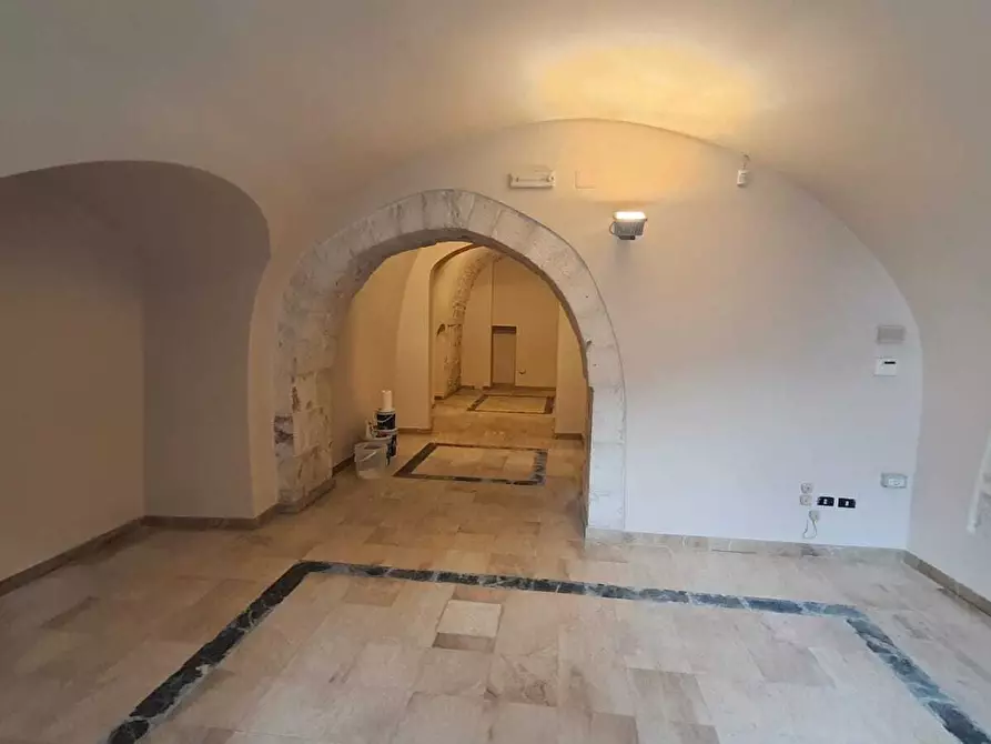 Immagine 15 di Locale commerciale in affitto  in Corso Umberto I a Casamassima