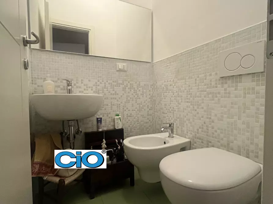 Immagine 9 di Mansarda in affitto  a Bologna