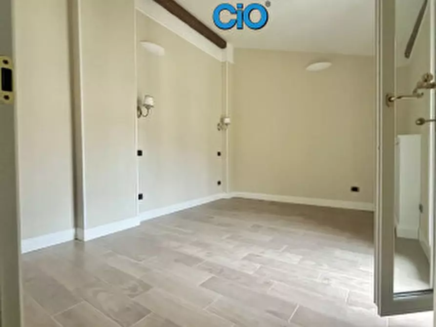 Immagine 9 di Trilocale in vendita  a Bologna