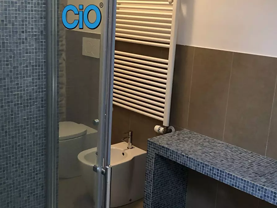 Immagine 5 di Bilocale in affitto  a Bologna