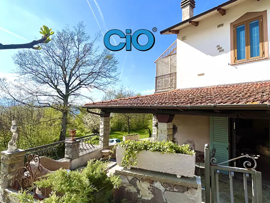Immagine 2 di Villa in vendita  a Camugnano