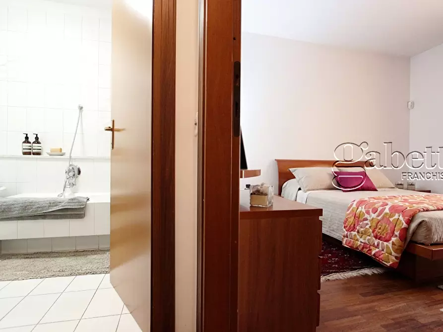 Immagine 19 di Villa in vendita  a Parabiago
