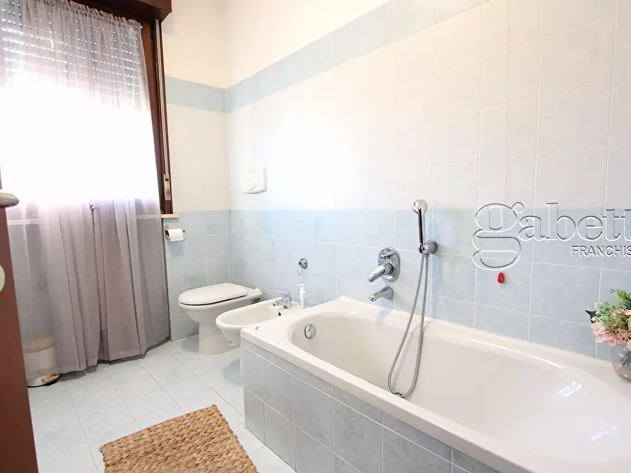 Immagine 15 di Trilocale in vendita  in giacomo leopardi a Lainate