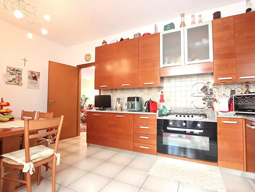 Immagine 16 di Villa in vendita  a Parabiago