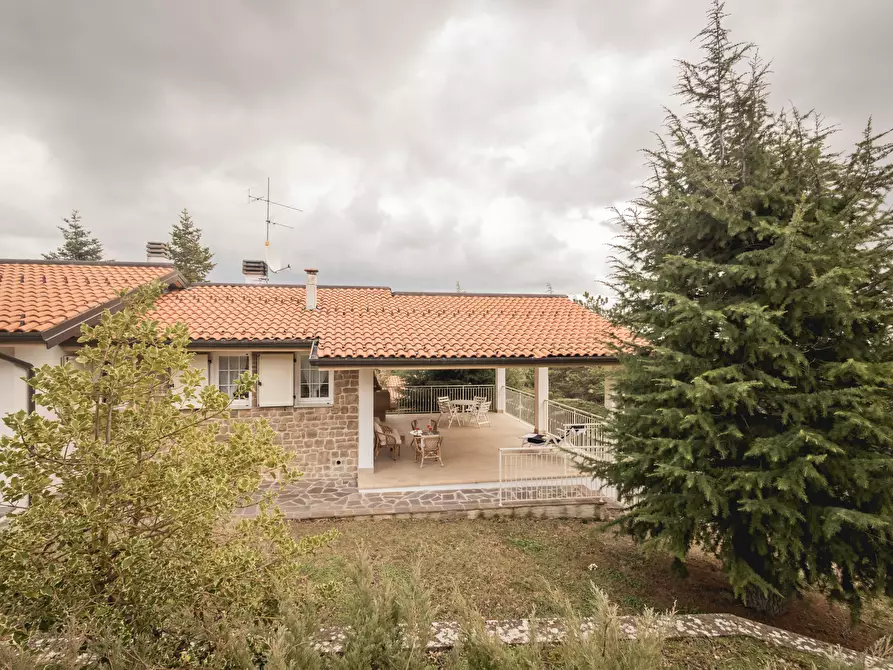 Immagine 2 di Villa in vendita  in Strada Provinciale 6 56 a Montecopiolo