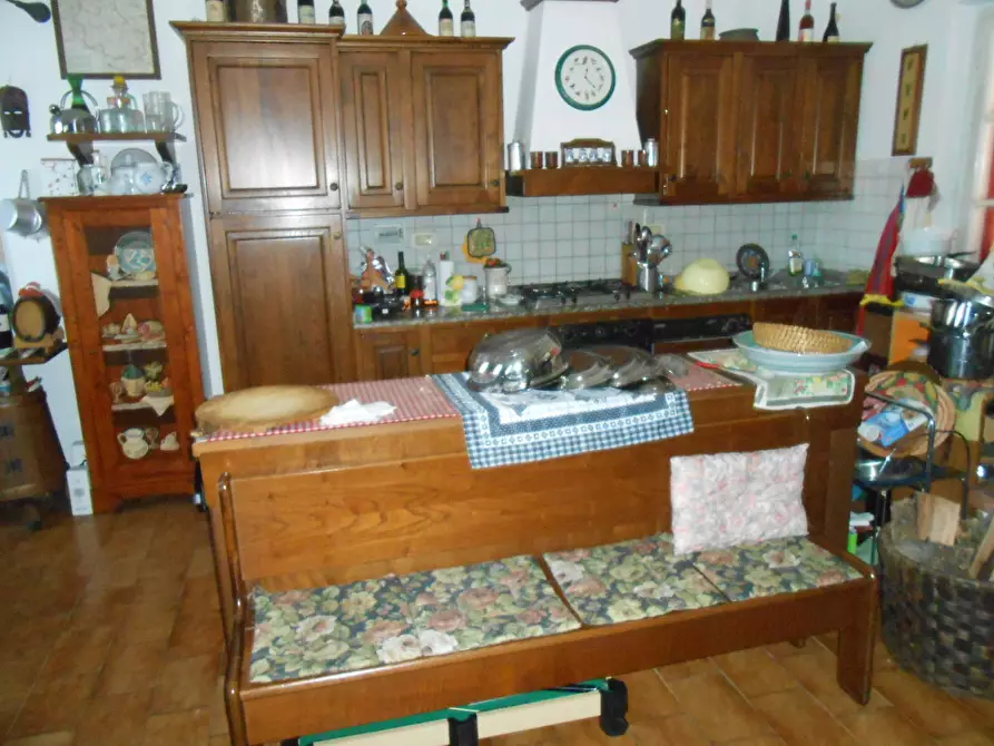 Immagine 15 di Villa in vendita  in Via Francesco Ferraris a Lucca