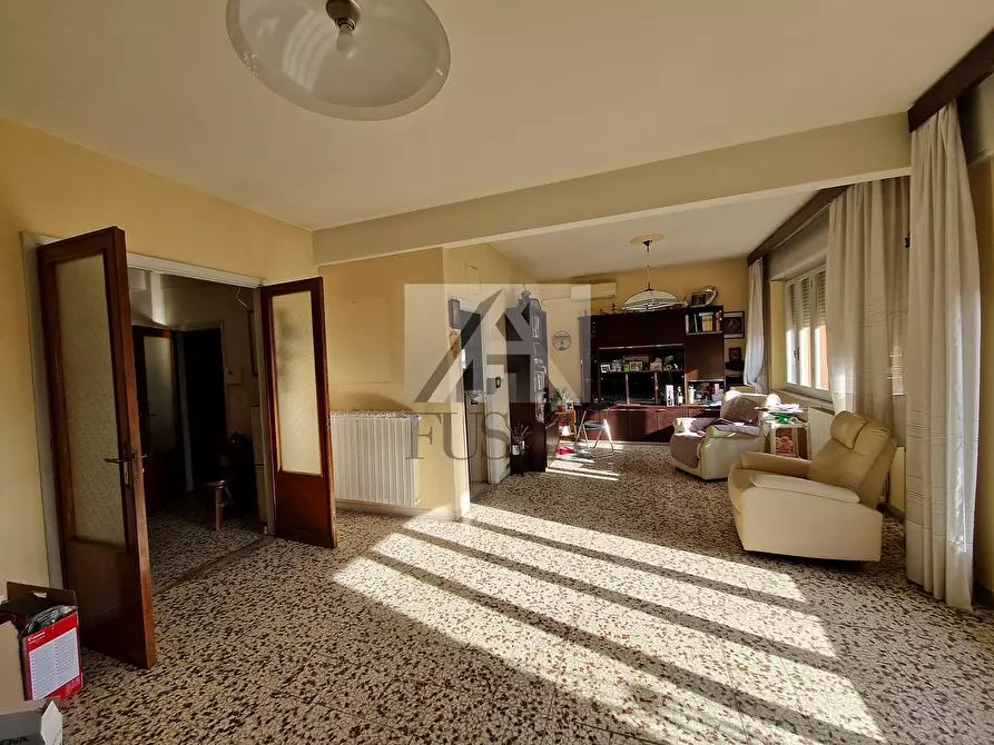 Immagine 2 di Pentalocale in vendita  in Via Francesco Ferraris 149 a Lucca