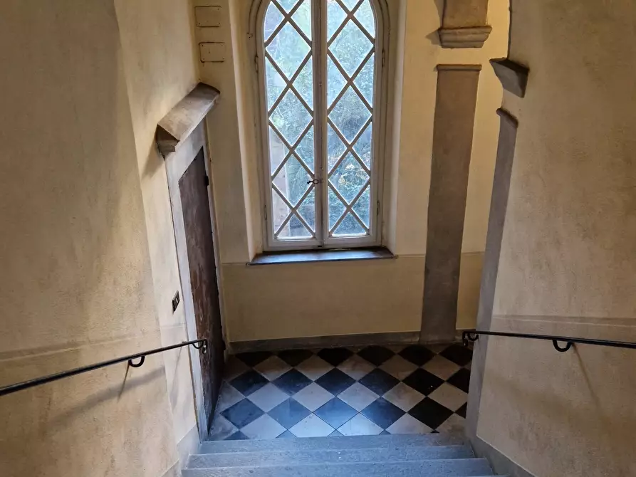 Immagine 36 di Pentalocale in vendita  in piazza san pietro somali a Lucca