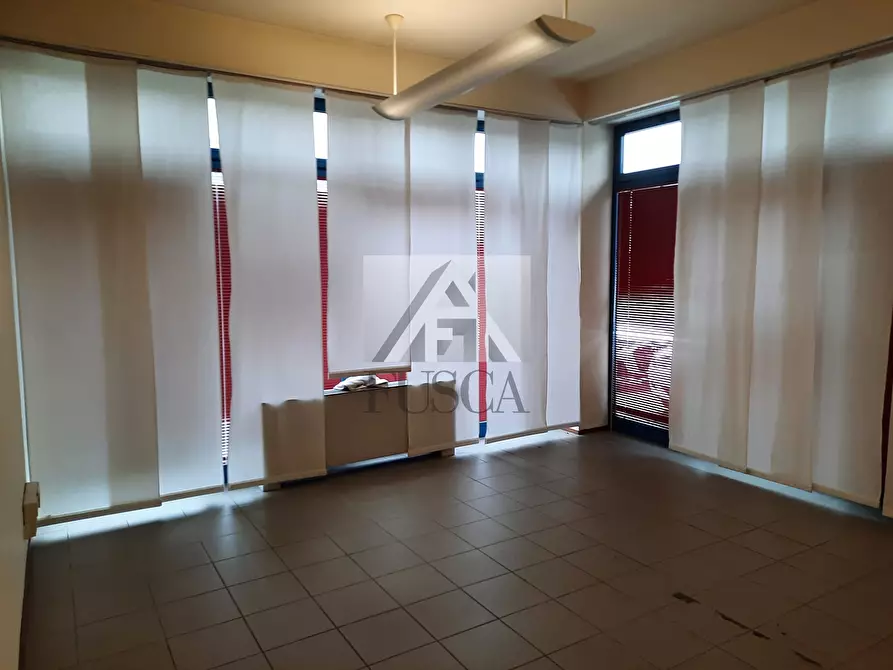 Immagine 10 di Capannone industriale in affitto  in Viale G. Puccini a Lucca