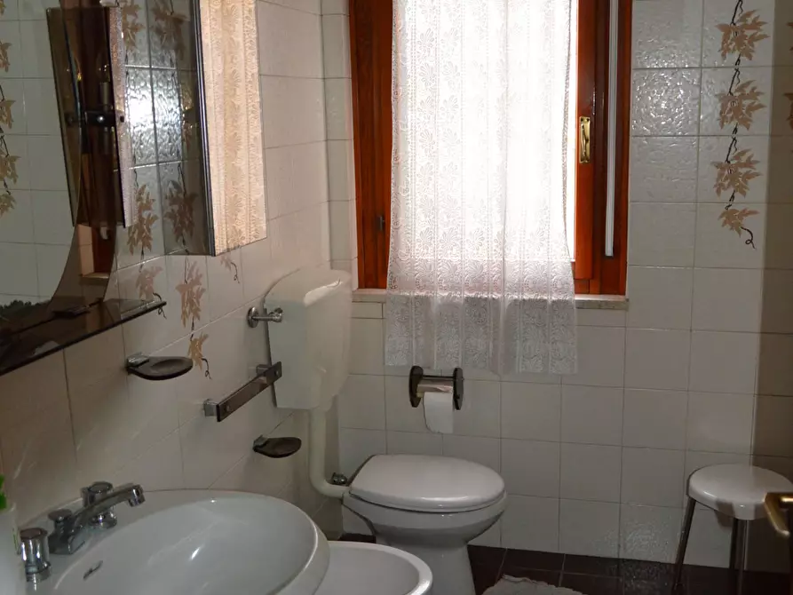 Immagine 18 di Pentalocale in vendita  in Via Giacomo Matteotti 405 a Lucca