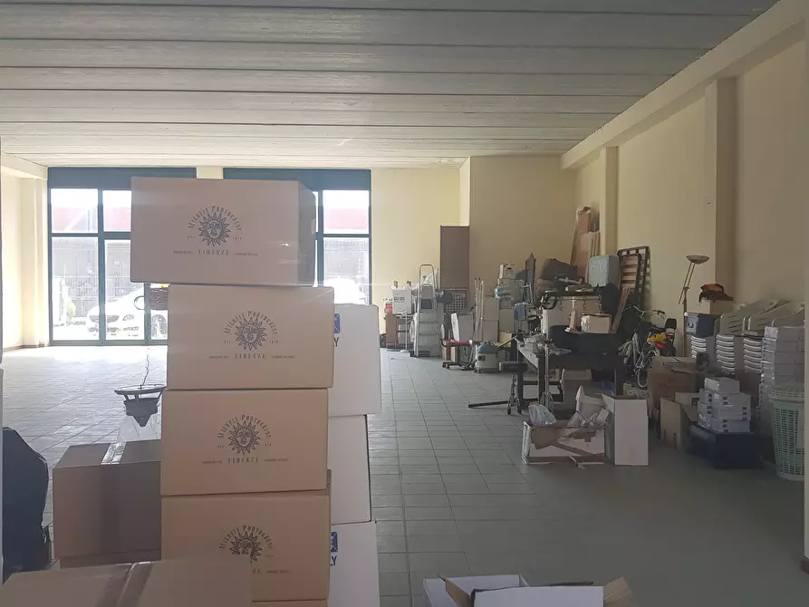 Immagine 2 di Attività artigianale in affitto  in Viale Alcide De Gasperi 95/F a Lucca