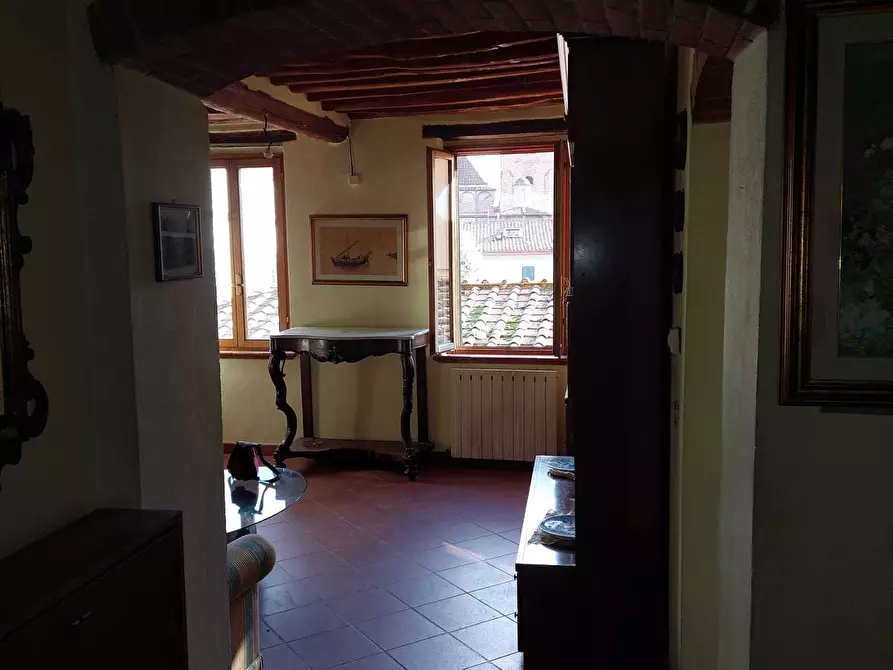 Immagine 15 di Appartamento in vendita  in Via del Toro a Lucca