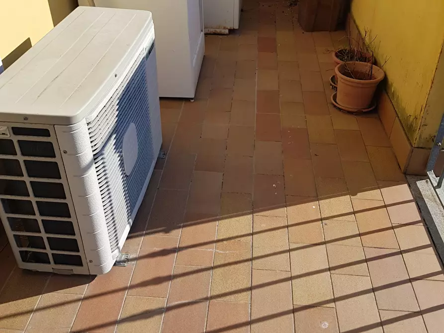 Immagine 8 di Trilocale in vendita  in Via Romana a Capannori